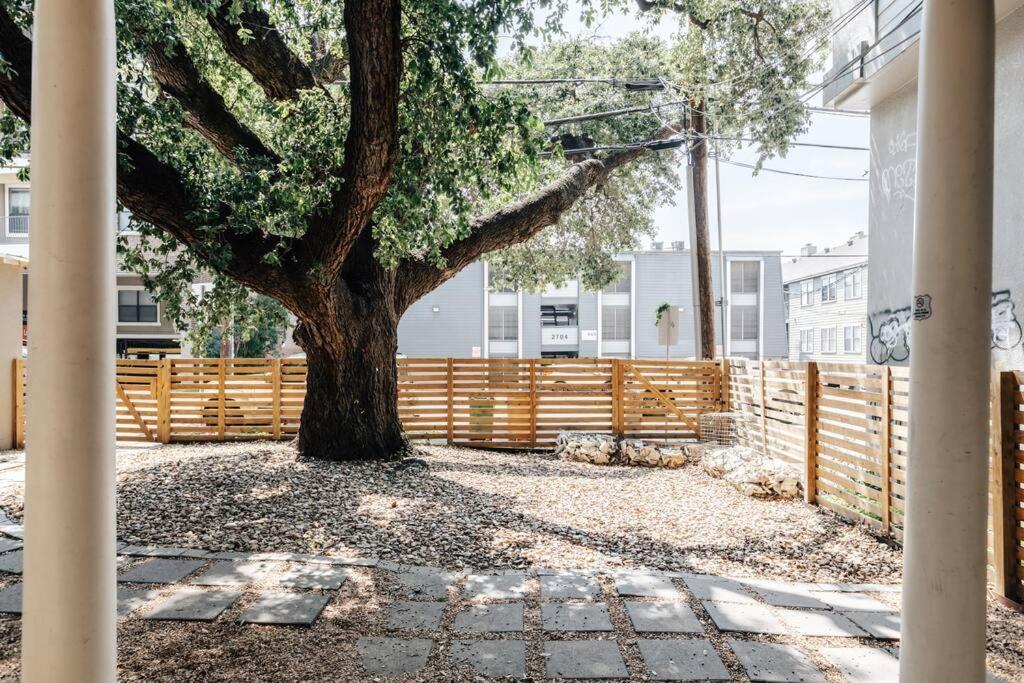 Stunning Victorian Home At Ut And Downtown オースティン エクステリア 写真