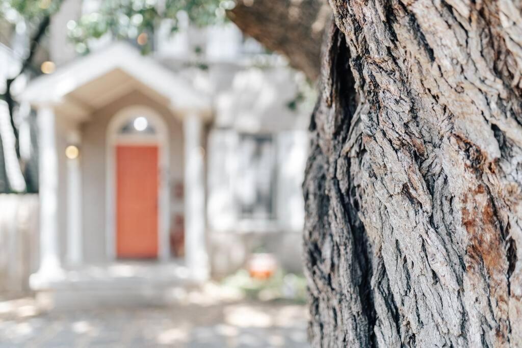 Stunning Victorian Home At Ut And Downtown オースティン エクステリア 写真